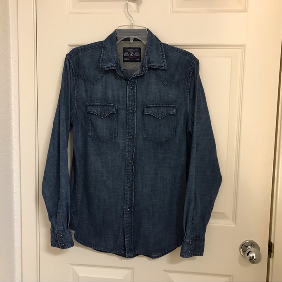 American Eagle Outfitters Other - American Eagle outfitters shirt size medium